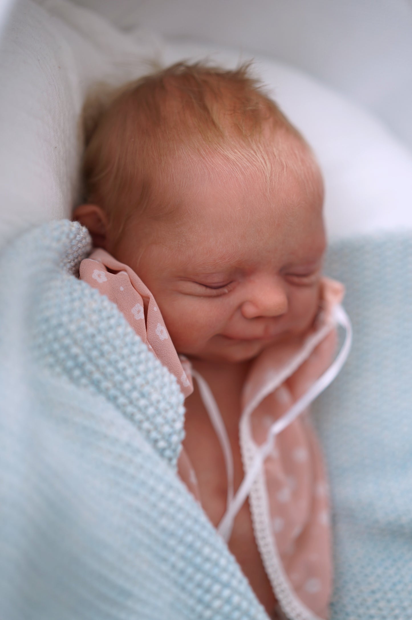 Baby Maeve - Sculptée par Cassie Brace, renaître par Alexa Calvo